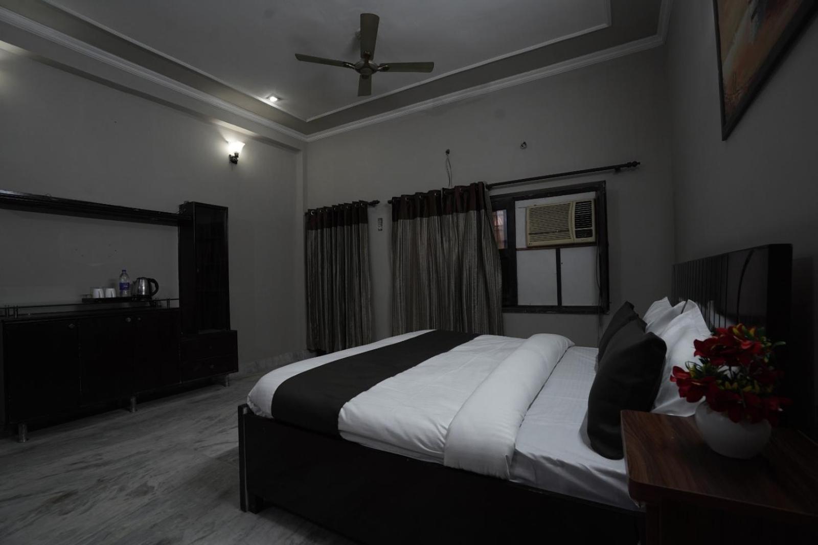 Play-Sunflower Omega-1 Couple Friendly Greater Noida Eksteriør bilde