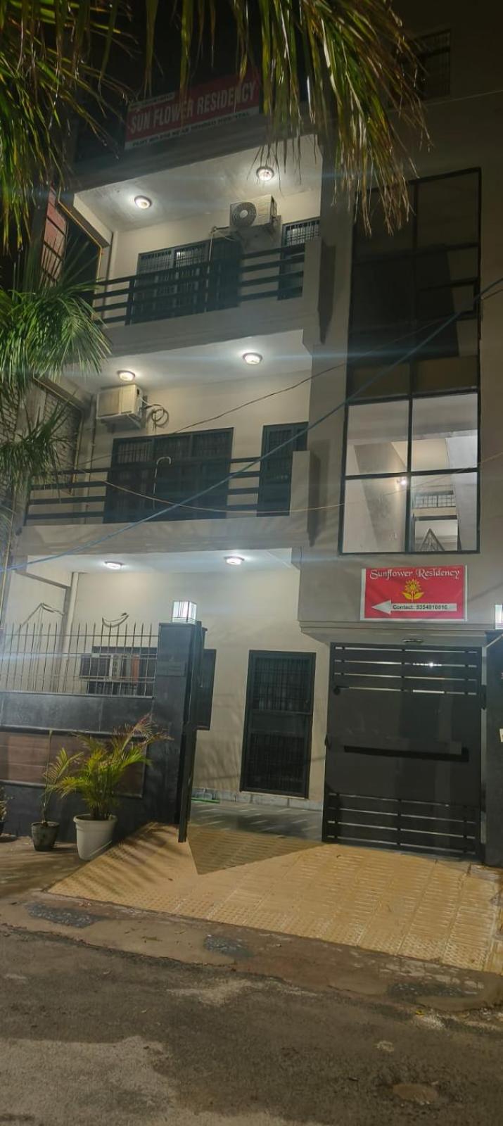 Play-Sunflower Omega-1 Couple Friendly Greater Noida Eksteriør bilde