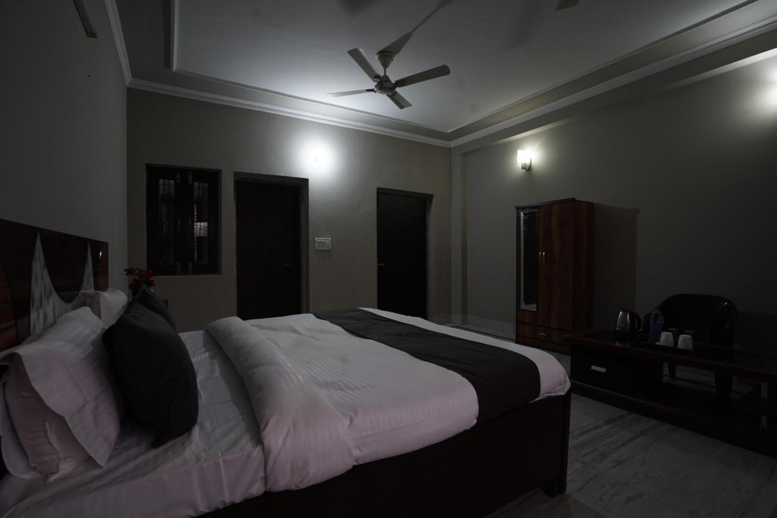 Play-Sunflower Omega-1 Couple Friendly Greater Noida Eksteriør bilde